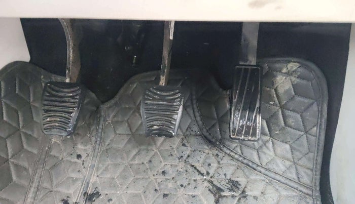 2024 Mahindra XUV 3XO AX5 1.5 Turbo Diesel, Diesel, Manual, 17,287 km, Pedals