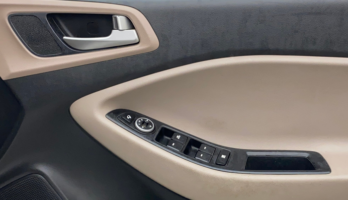 2020 Hyundai Elite i20 ASTA 1.2 (O), Petrol, Manual, 95,965 km, Driver Side Door Panels Control