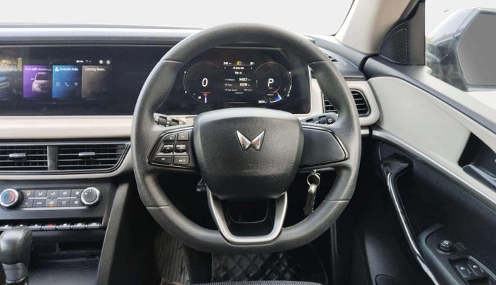 2022 Mahindra XUV700 AX 5 D AT 7 STR, Diesel, Automatic, 39,241 km, Steering Wheel Close Up