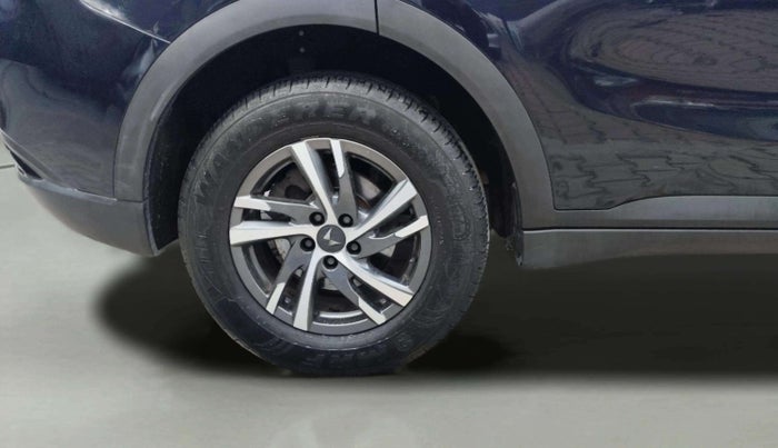 2022 Mahindra XUV700 AX 5 D AT 7 STR, Diesel, Automatic, 39,241 km, Right Rear Wheel