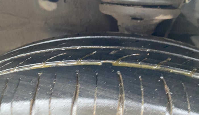 2018 Maruti Wagon R 1.0 VXI, Petrol, Manual, 67,858 km, Left Front Tyre Tread