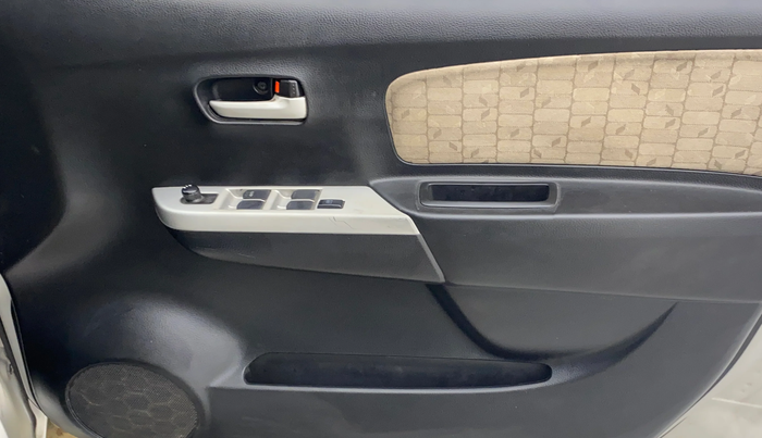 2013 Maruti Wagon R 1.0 VXI, Petrol, Manual, 71,782 km, Driver Side Door Panels Control