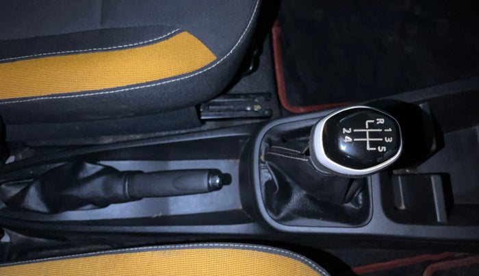 2024 Renault Kwid CLIMBER MT 1.0, Petrol, Manual, 38,289 km, Gear Lever