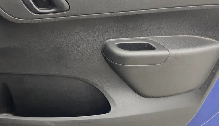 2019 Renault Kwid CLIMBER 1.0 AMT, Petrol, Automatic, 15,910 km, Driver Side Door Panels Control