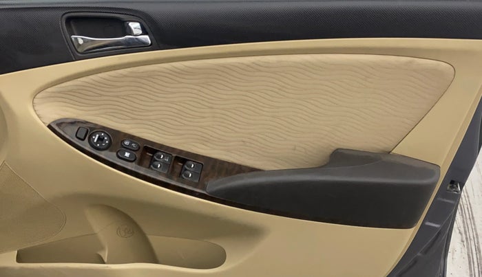 2013 Hyundai Verna FLUIDIC 1.6 VTVT SX, Petrol, Manual, 61,425 km, Driver Side Door Panels Control