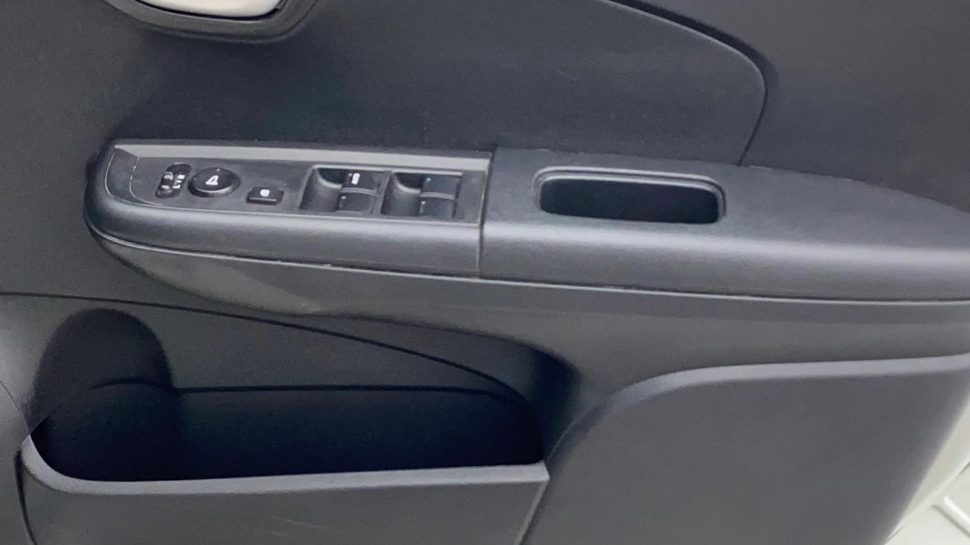 2019 Honda BR-V 1.5L I-VTEC S, Petrol, Manual, 27,835 km, Driver Side Door Panels Control