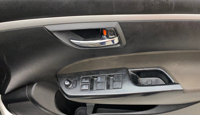 2017 Maruti Swift VXI, Petrol, Manual, 68,694 km, Driver Side Door Panels Control