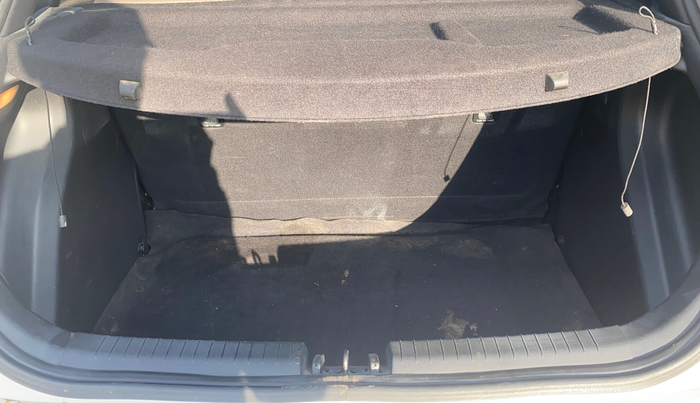 2020 Hyundai Elite i20 ASTA 1.2 (O), Petrol, Manual, 46,518 km, Boot Inside