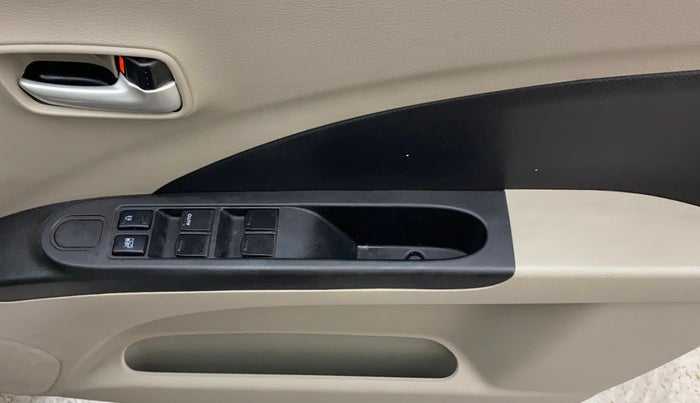 2016 Maruti Celerio VXI, Petrol, Manual, 38,983 km, Driver Side Door Panels Control