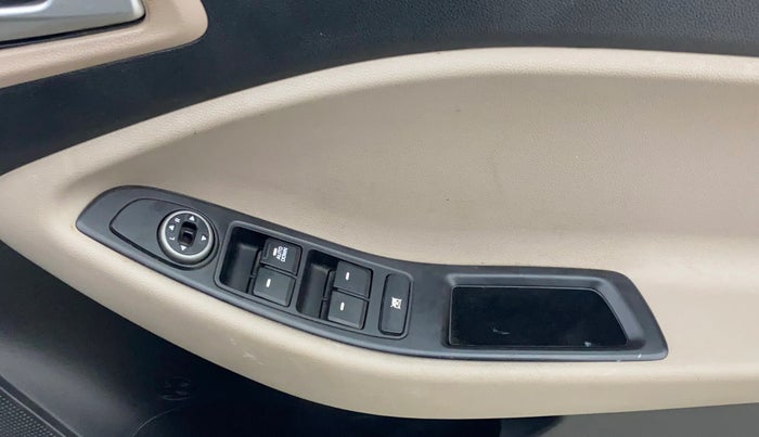 2020 Hyundai Elite i20 MAGNA PLUS 1.2, Petrol, Manual, 31,757 km, Driver Side Door Panels Control