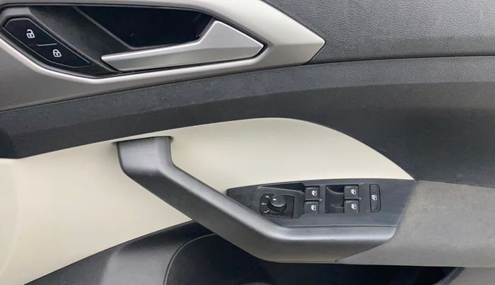 2022 Volkswagen TAIGUN HIGHLINE 1.0 TSI AT, Petrol, Automatic, 45,904 km, Driver Side Door Panels Control