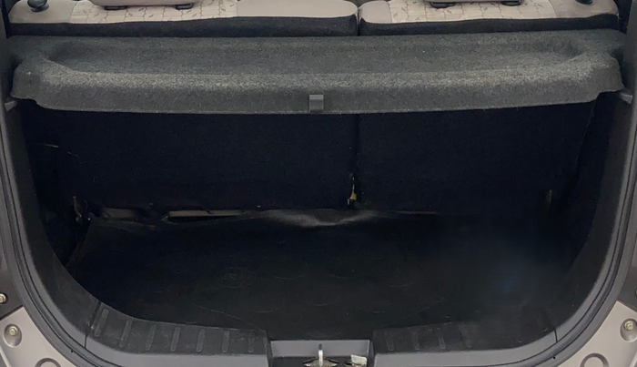 2016 Maruti Wagon R 1.0 VXI  ABS-AIRBAG, Petrol, Manual, 1,18,012 km, Boot Inside