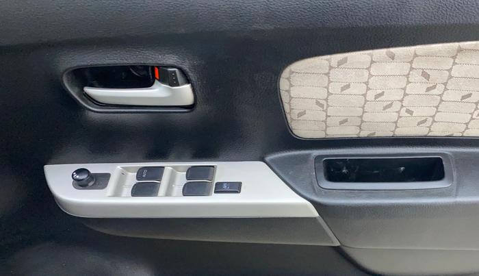 2016 Maruti Wagon R 1.0 VXI  ABS-AIRBAG, Petrol, Manual, 1,18,012 km, Driver Side Door Panels Control