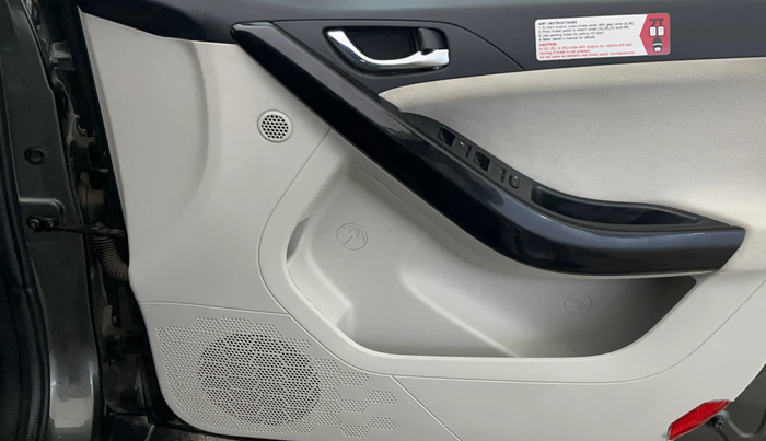 2020 Tata NEXON XZA PLUS SUNROOF PETROL, Petrol, Automatic, 39,033 km, Driver Side Door Panels Control