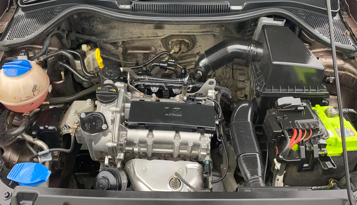 2017 Volkswagen Polo COMFORTLINE 1.2L, Petrol, Manual, 76,943 km, Engine View