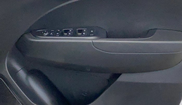 2020 Hyundai VENUE SX 1.0 TURBO, Petrol, Manual, 26,532 km, Driver Side Door Panels Control