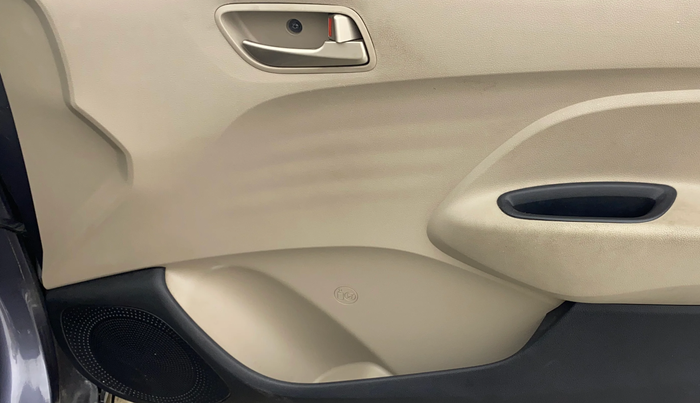 2019 Hyundai NEW SANTRO SPORTZ AMT, Petrol, Automatic, 42,131 km, Driver Side Door Panels Control