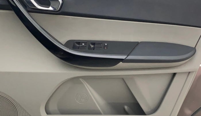 2018 Tata Tiago XZ PETROL, Petrol, Manual, 22,113 km, Driver Side Door Panels Control