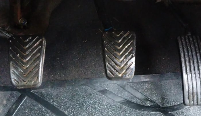 2017 Hyundai Eon MAGNA +, Petrol, Manual, 33,978 km, Pedals