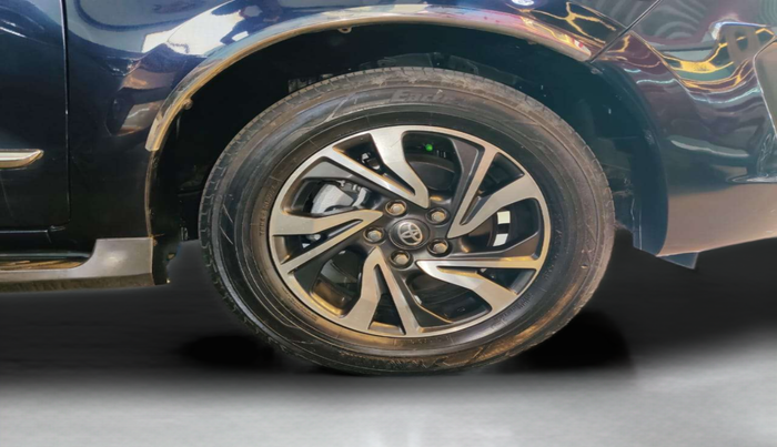 2021 Toyota Innova Crysta 2.4 GX AT 7 STR, Diesel, Automatic, 1,18,668 km, Right Front Wheel