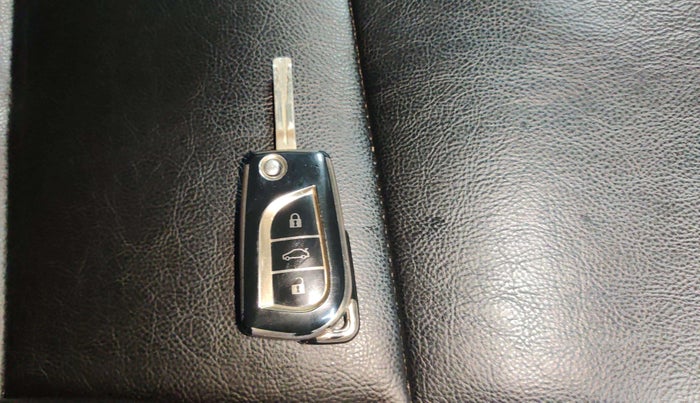 2021 Toyota Innova Crysta 2.4 GX AT 7 STR, Diesel, Automatic, 1,18,668 km, Key Close Up