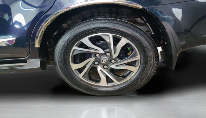 2021 Toyota Innova Crysta 2.4 GX AT 7 STR, Diesel, Automatic, 1,18,668 km, Left Rear Wheel