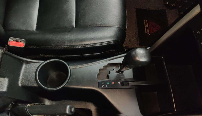 2021 Toyota Innova Crysta 2.4 GX AT 7 STR, Diesel, Automatic, 1,18,668 km, Gear Lever