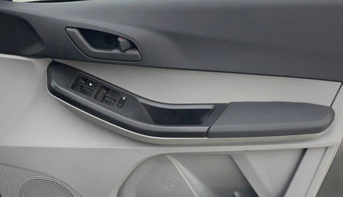 2023 Tata Tiago XM CNG, CNG, Manual, 15,340 km, Driver Side Door Panels Control