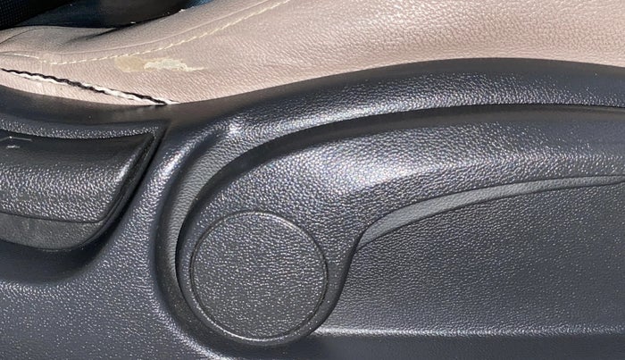 2015 Hyundai Creta S 1.6 PETROL, Petrol, Manual, 41,741 km, Driver Side Adjustment Panel