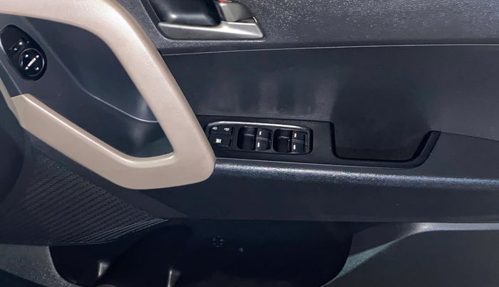 2015 Hyundai Creta S 1.6 PETROL, Petrol, Manual, 41,741 km, Driver Side Door Panels Control