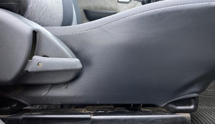 2019 Maruti Alto 800 VXI, Petrol, Manual, 53,351 km, Driver Side Adjustment Panel