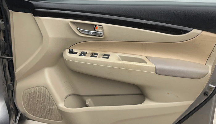 2014 Maruti Ciaz VXI, Petrol, Manual, 39,318 km, Driver Side Door Panels Control