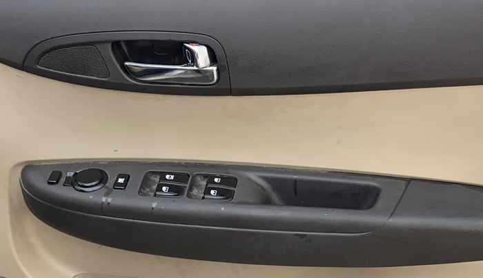 2013 Hyundai i20 ASTA 1.2, Petrol, Manual, 88,888 km, Driver Side Door Panels Control