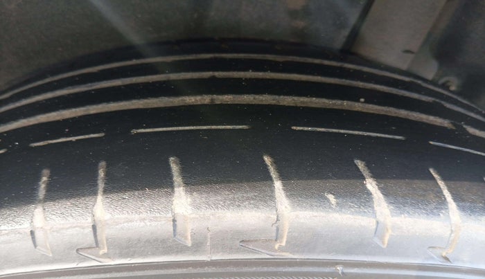 2020 Mercedes Benz C Class C 200 Progressive, Petrol, Automatic, 32,500 km, Right Rear Tyre Tread