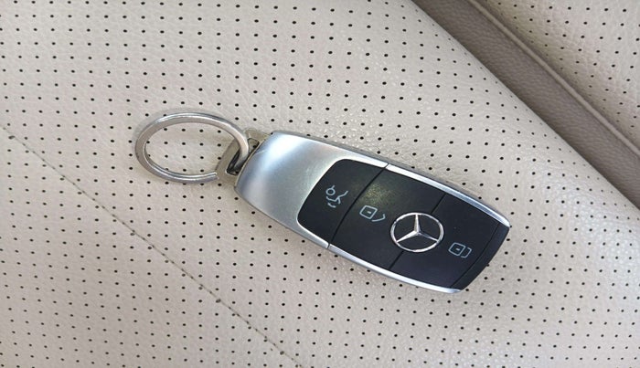 2020 Mercedes Benz C Class C 200 Progressive, Petrol, Automatic, 32,500 km, Key Close Up