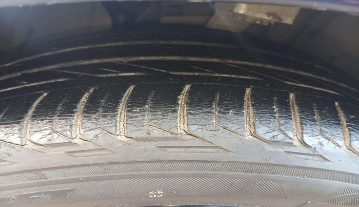 2020 Mercedes Benz C Class C 200 Progressive, Petrol, Automatic, 32,500 km, Right Front Tyre Tread