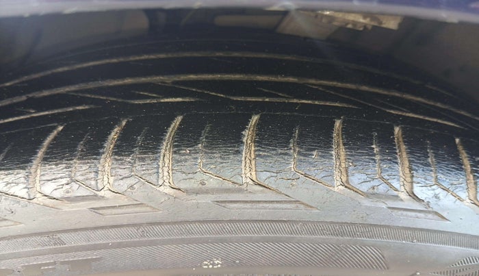 2020 Mercedes Benz C Class C 200 Progressive, Petrol, Automatic, 32,500 km, Left Rear Tyre Tread