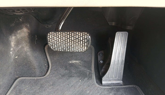 2020 Mercedes Benz C Class C 200 Progressive, Petrol, Automatic, 32,500 km, Pedals