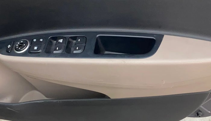 2019 Hyundai Grand i10 SPORTZ AT 1.2 KAPPA VTVT, Petrol, Automatic, 35,896 km, Driver Side Door Panels Control