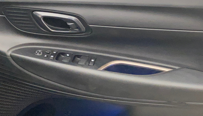 2022 Hyundai NEW I20 ASTA (O) 1.2 MT, Petrol, Manual, 30,536 km, Driver Side Door Panels Control