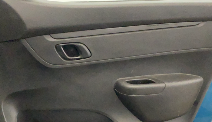 2020 Renault Kwid RXL, Petrol, Manual, 34,054 km, Driver Side Door Panels Control