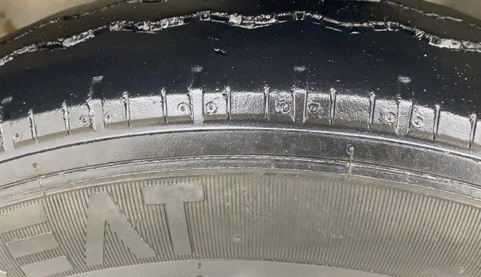 2017 Maruti Eeco 5 STR WITH A/C+HTR, CNG, Manual, 57,736 km, Left Front Tyre Tread