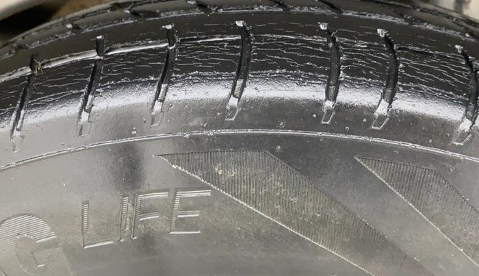 2017 Maruti Eeco 5 STR WITH A/C+HTR, CNG, Manual, 57,736 km, Left Rear Tyre Tread