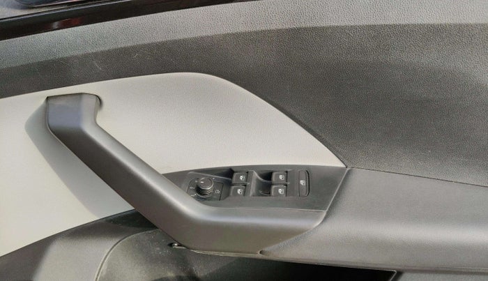 2021 Skoda KUSHAQ STYLE 1.5L TSI DSG, Petrol, Automatic, 34,092 km, Driver Side Door Panels Control