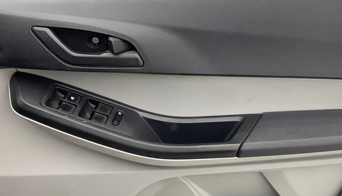 2020 Tata Tiago XZ PETROL, Petrol, Manual, 64,181 km, Driver Side Door Panels Control