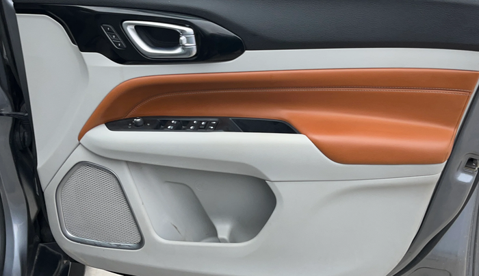 2021 Jeep Compass LIMITED (O) 2.0 DIESEL, Diesel, Manual, 81,139 km, Driver Side Door Panels Control