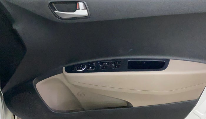 2016 Hyundai Grand i10 SPORTZ 1.2 KAPPA VTVT, Petrol, Manual, 40,629 km, Driver Side Door Panels Control