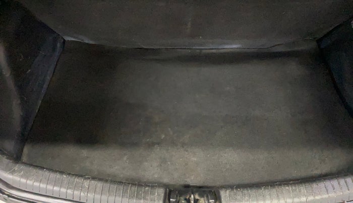 2016 Hyundai Grand i10 SPORTZ 1.2 KAPPA VTVT, Petrol, Manual, 40,629 km, Boot Inside