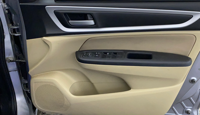 2022 Honda Amaze 1.2L I-VTEC S, Petrol, Manual, 49,291 km, Driver Side Door Panels Control