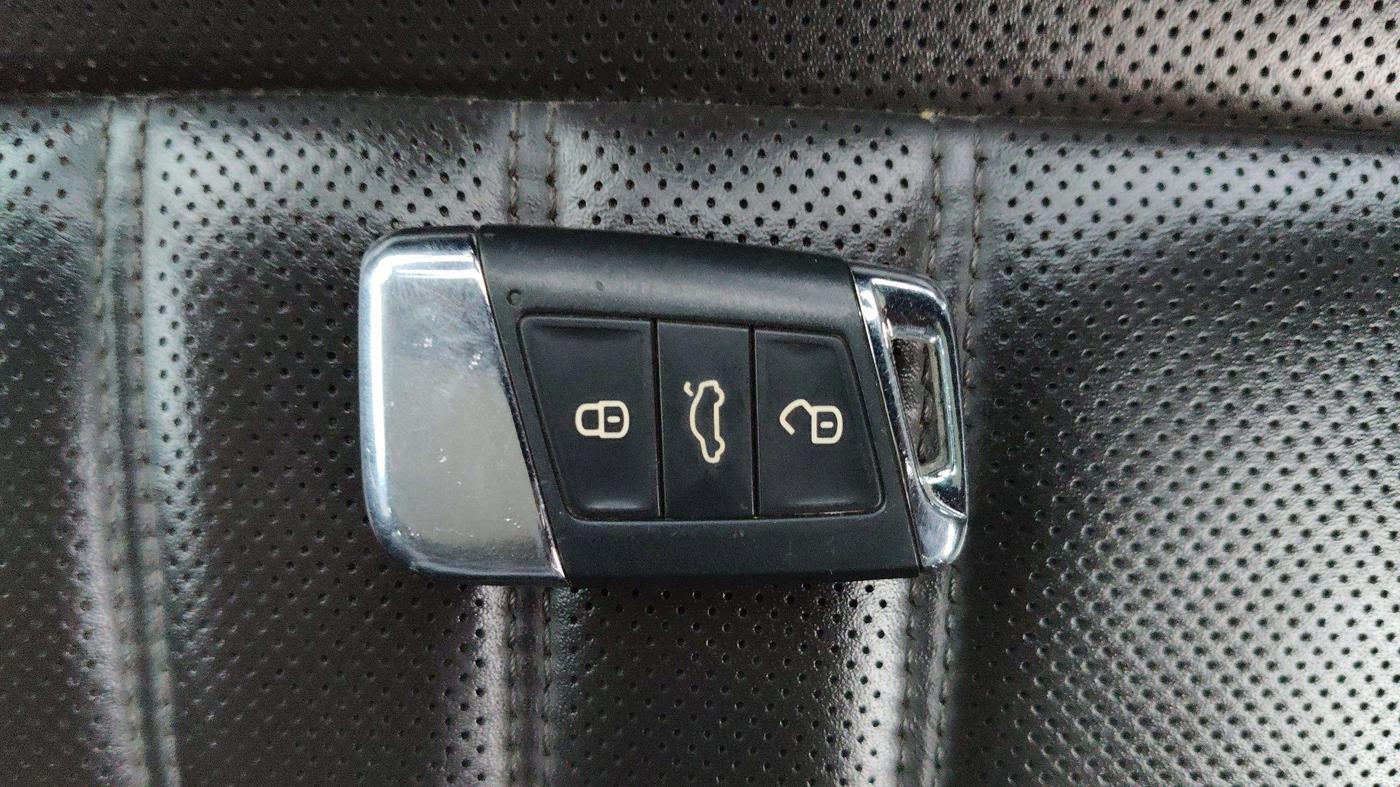 2019 Skoda Superb L&K 2.0 TDI AT, Diesel, Automatic, 85,812 km, Key Close Up